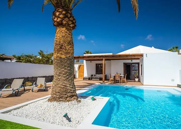 Axular With Heated Private Pool Casa vacanze *