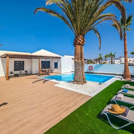 Axular With Heated Private Pool